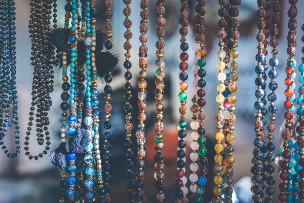 Why Are Beaded Necklaces Popular? – GTHIC