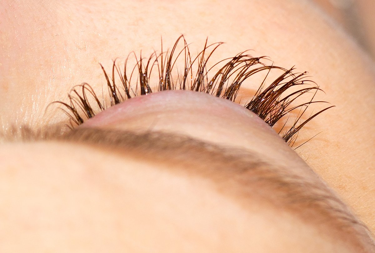 Eyelash Split Ends: Causes, Treatment, and Prevention