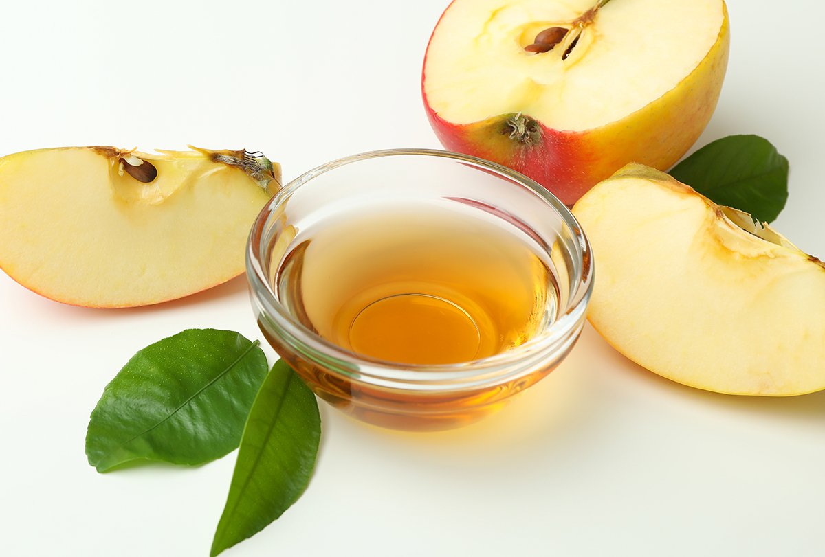 How Apple Cider Vinegar Removes Yellow from Gray Hair?